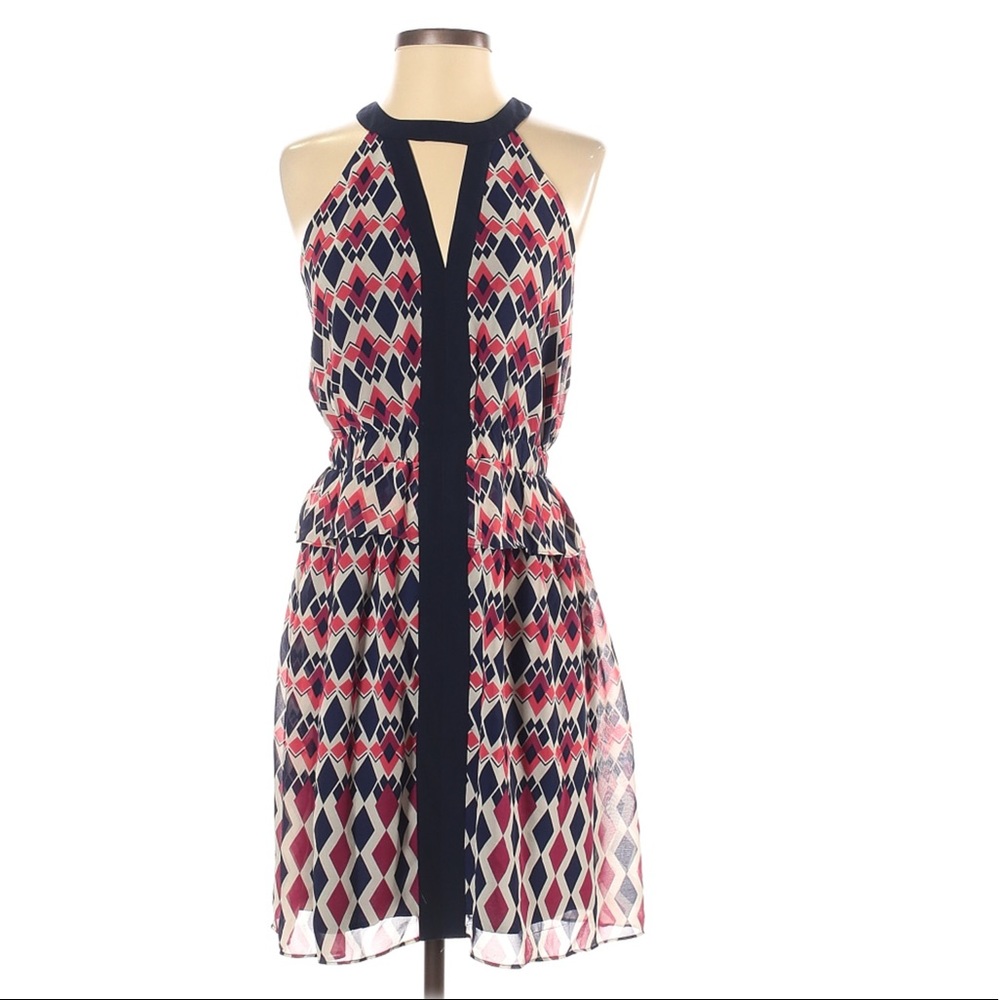 EUC Adelyn Rae Sleeveless Shift Dress Size Small